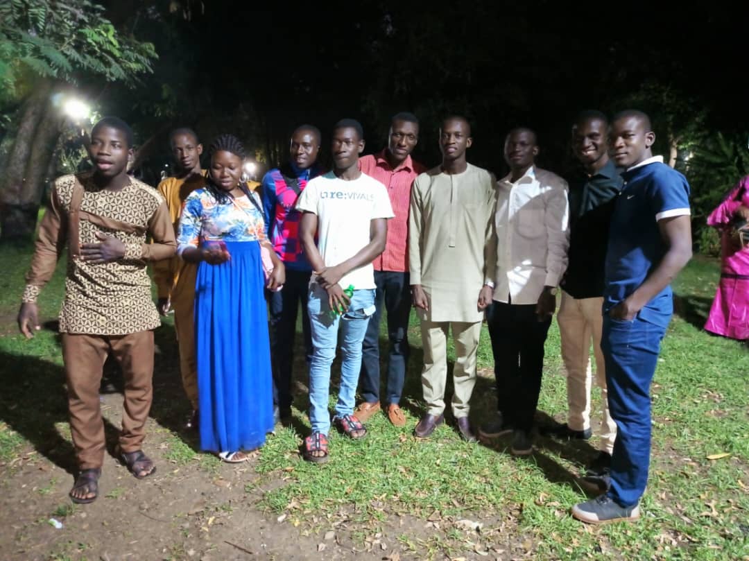 AfrikaYouthM's tweet photo. As part of the restructuring of its Hub in Mali, #AYM organized an exchange session with some of its members in the country. A moment of sharing on Ubuntu, one of the values we promote and on our objectives and mission.

Together for an #Africa we want.
#TrueAfrika #YouthPower https://t.co/KYRAHQmDIB