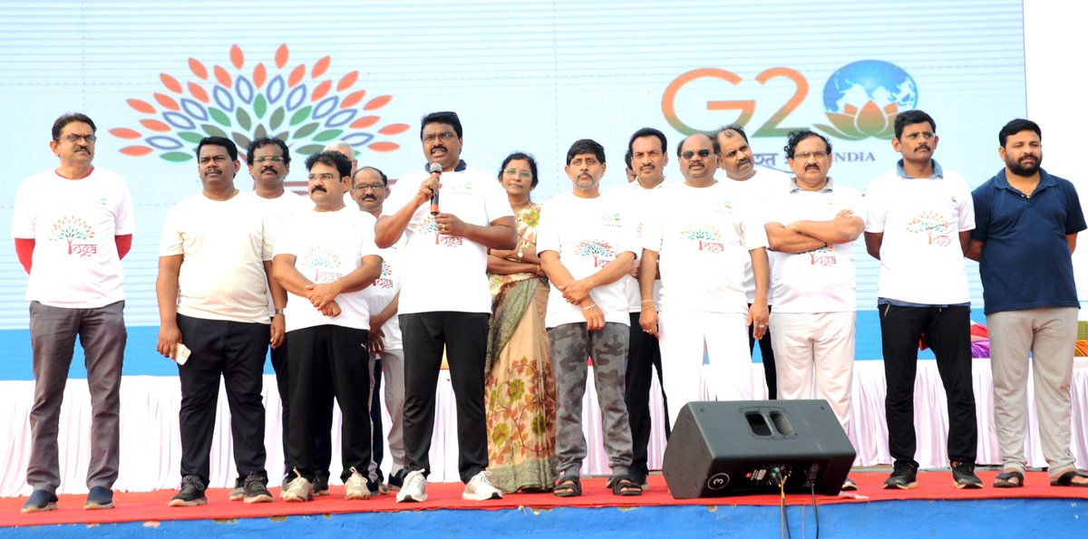 GVMC_VISAKHA's tweet photo. Commissioner GVMC Sri P Raja Babu participated in the "Yoga For All" drive conducted at MGM Park as a part of the G 20 summit.
#yoga #yogainspiration #yoga4all #yoga4life #G20Summit2023 #G20India #G20Summit #g20indiasummit #g20vizag #visakhapatnam #yogapractice
@g20org https://t.co/RVL6FUnMO5