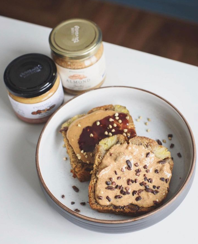 vie_review's tweet photo. #อร่อยบอกต่อ Paweenee's Nut Butter เนยถั่วคลีน ถั่วลิสง100% ไม่ใส่น้ำตาล น้ำมัน และเกลือ อร่อย โปรตีนเน้นๆจากถั่วธรรมชาติ สายคลีน สายเฮลตี้เลิฟฟฟ🥜💕

🛒พิกัด Shopee https://t.co/epcUEEgmYm

#เนยถั่ว #paweenees #peanutbutter #อาหารคลีน #รีวิวShopee #Viereview https://t.co/HnP6Y4XO9E