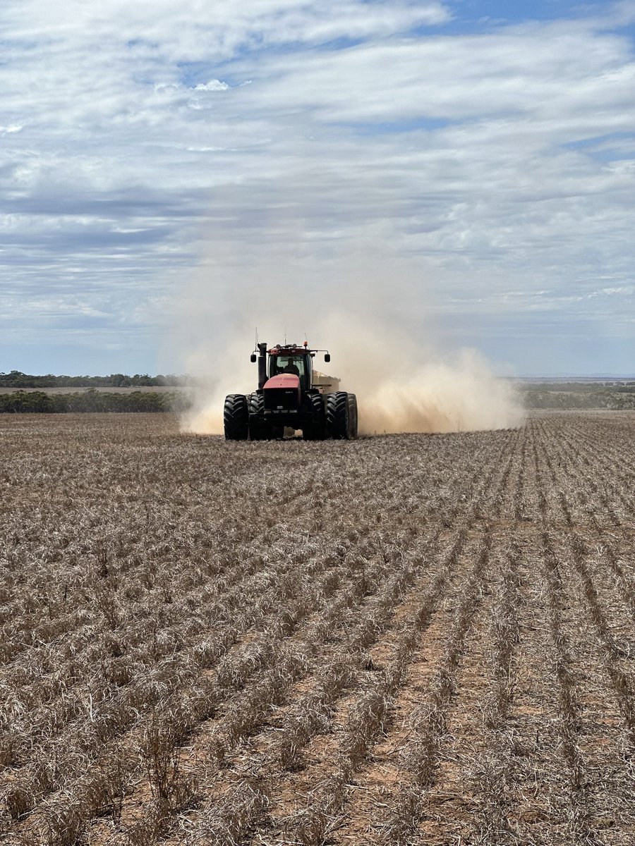 Gypsum spreading a treat this year.  Bit moist💦💦