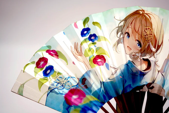 美少女イラストと京扇子のコラボレーションで、京扇子職人さんを助けるべくクラファンやってます!美少女イラストや伝統工芸に興味おありの方は是非プロジェクト記事見るだけでもいいので覗いてってください〜! 