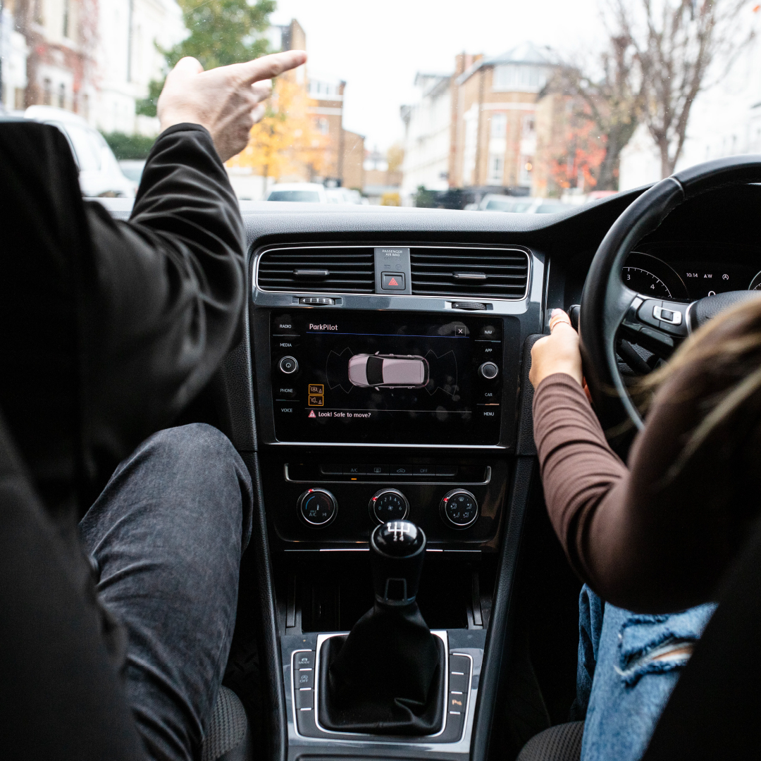 We might not be the next big thing when it comes to rhymes, but as it's #WorldPoetryDay we thought we'd give it a go! 

"Roses are red,
Violets are blue,
If you want to pass your test,
Bill Plant can help you!" 🚗🚦