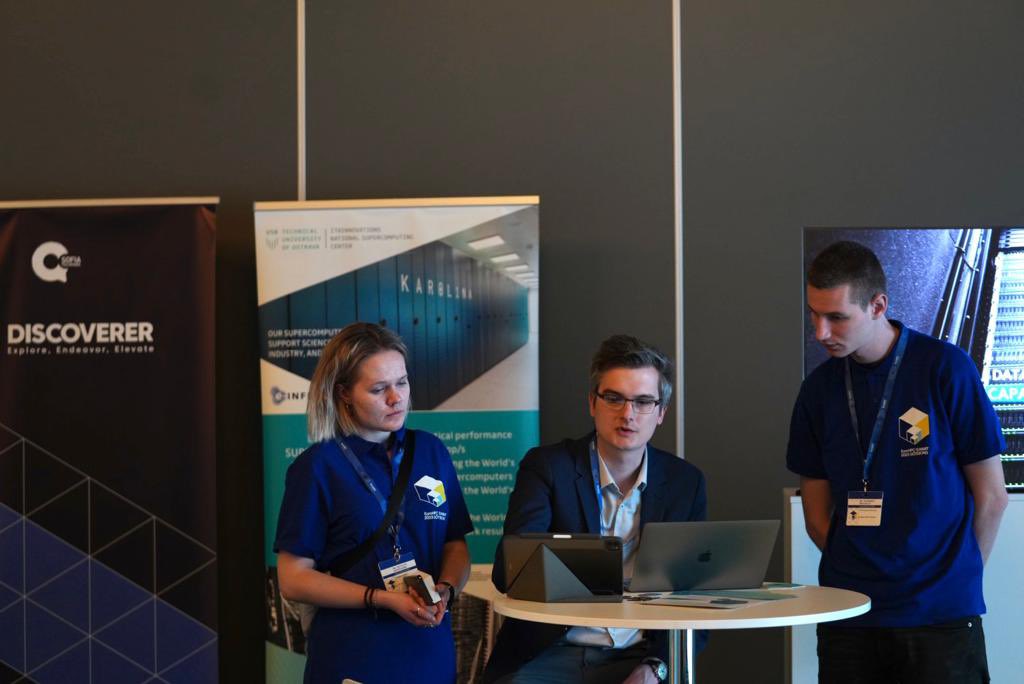 EuroHPC_JU's tweet image. This morning you can meet #Karolina in the #DemoLab, the #EuroHPC #supercomputer located in CZ! Join the team from @IT4Innovations and our #HPCAmbassadors to find out all about this machine and what it can do!
#EuroHPCSummit2023