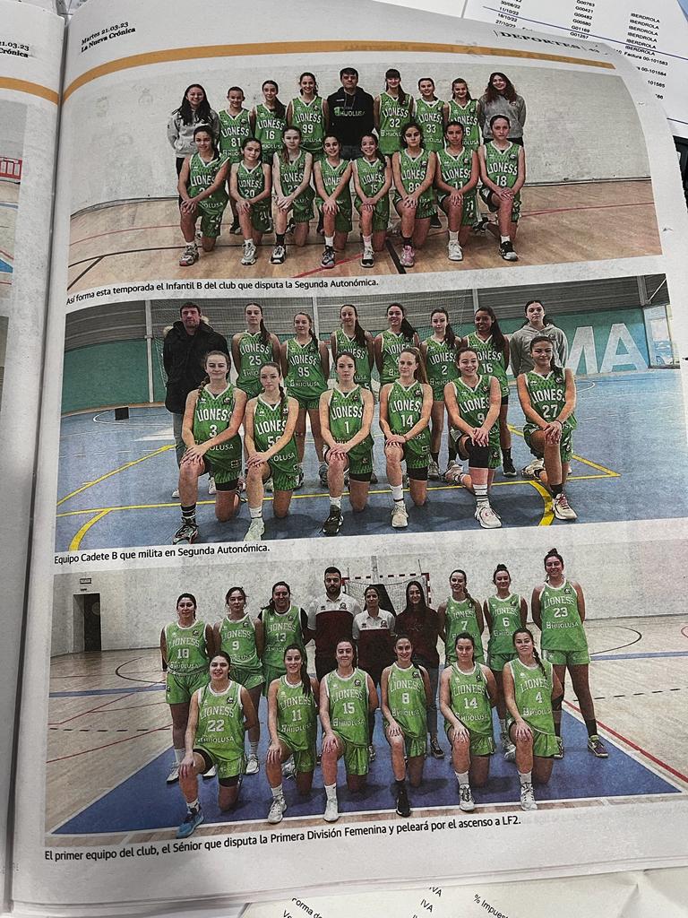 LionessBball's tweet photo. | P R E N S A 🗞️ |

Hoy @LNCleon, en la edición de papel, dedica varias páginas al reportaje sobre el club en el cual aparecen fotos de todos nuestros equipos.

Puedes encontrarlo en todos los quioscos.

#Rugeconnosotras #SomosHijolusa💚 https://t.co/WLblociOcw