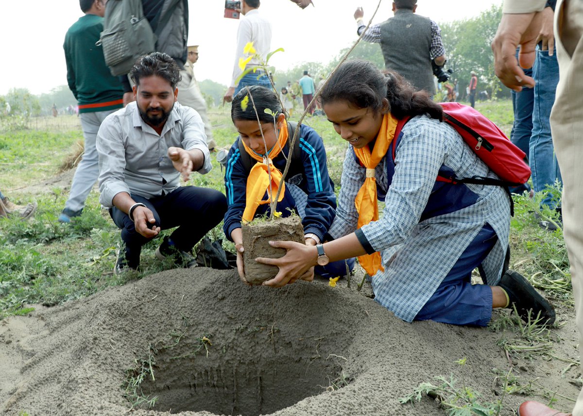 LG Delhi tweet media