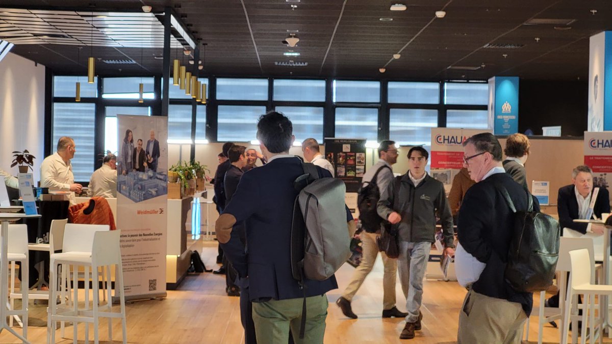 Meet4Hydrogen's tweet photo. LIVE 🔴 Coup d’envoi pour #Meet4Hydrogen #HyPorts à l'@orangevelodrome ⏱️
👉 2 jours 100% #hydrogène dédié au #maritime, #fluvial et #portuaire
👉 Conférence #HyPorts, rendez-vous d’affaires, #networking… 2 jours de rencontres et d’échanges entre experts de la filière 🙌 https://t.co/yJcaF61qCS