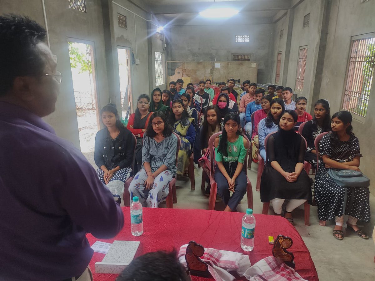 MYBharatHQ's tweet photo. @nykcachar hosted a Career Guidance Program at Siddheshwar Pragati Sangha on Wednesday, March 19, 2023.
#NYKS #CareerGuidanceProgram #Youth https://t.co/wyJBiMbUtf