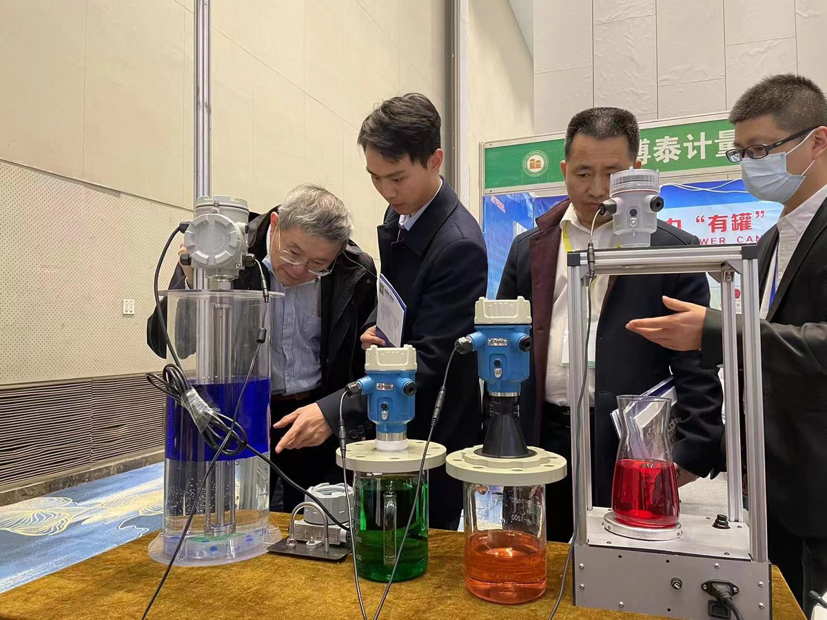 Liconnetech's tweet image. I am really happy to participate in the Tank Farm Conference, learn the storage knowledge of the petrochemical industry, and at the same time meet many industry customers, communicate with them, let them know and like our products #petrochemical #radar #leveltransmitter