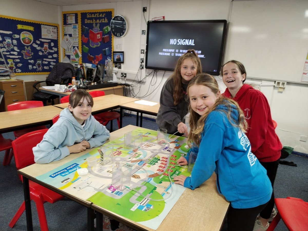 MayalsSchool's tweet photo. Thank you @DiscoverDwr for showing us the science behind the network of pipes delivering clean water to our homes. #MaySciTech #dwrcymru #MayCommunity #cleanwater https://t.co/jhBtwjgKW4