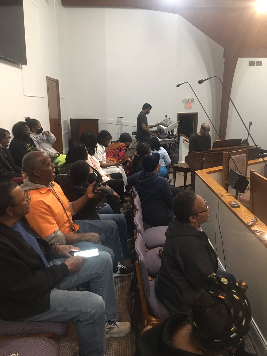WCC_Ministry's tweet photo. About Rehearsal tonight…it was Spirit-filled, amazing, fun &amp; beautiful. We cried, sang &amp; Prayed together. With Sean Lata Anderson killing it on keys &amp; our Director, Minister Brooks killing it on the organ…we definitely serenaded Jesus tonight!!❤️

#OneChoir
#OneLove
#OneSound https://t.co/hY8ceIAAiy