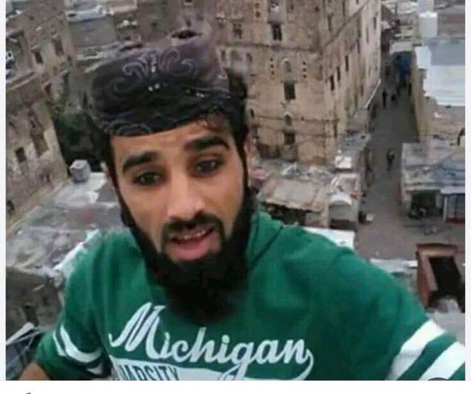 حين تشاهد الشعب اليمني في صنعاء  الذي خرج في جموع مليونيه لتشييع صادق الأحمر وخرج في عرس المومري ولم يحرك ساكنا وهم تحت بطش الحوثي لا تملك إلا ان تقول رحم الله الشهيد أحمد الثلايا الذي قال وهو في ساحة الإعدام لعن الله شعباً أردت له الحياة فاراد لي الموت.