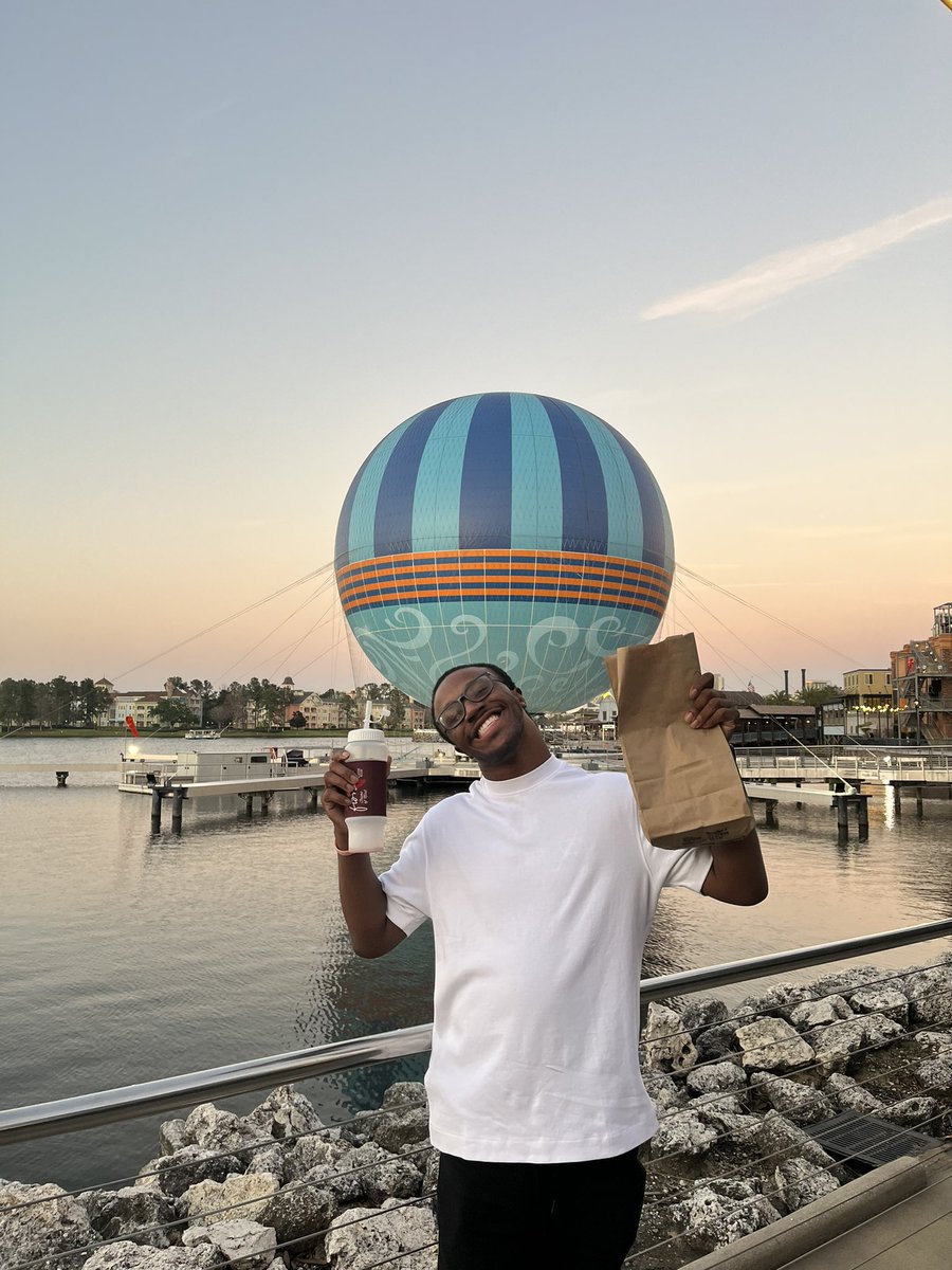 delaneyyshae's tweet photo. @_kvngsean_ recreating this😭😭 https://t.co/p57n7Uuc55