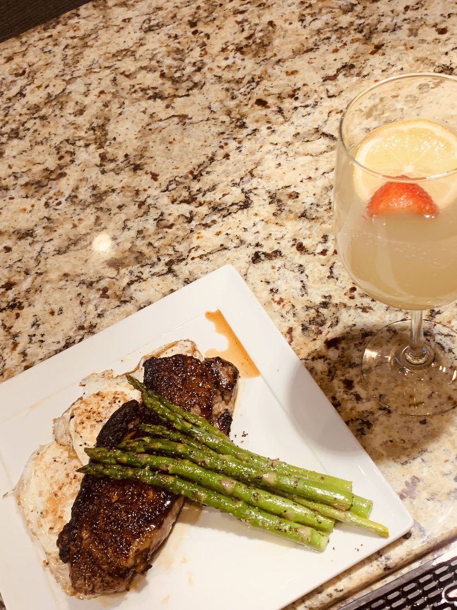 mrjaerich's tweet photo. Time to take a break and eat this steak https://t.co/NBUsm6K8c9