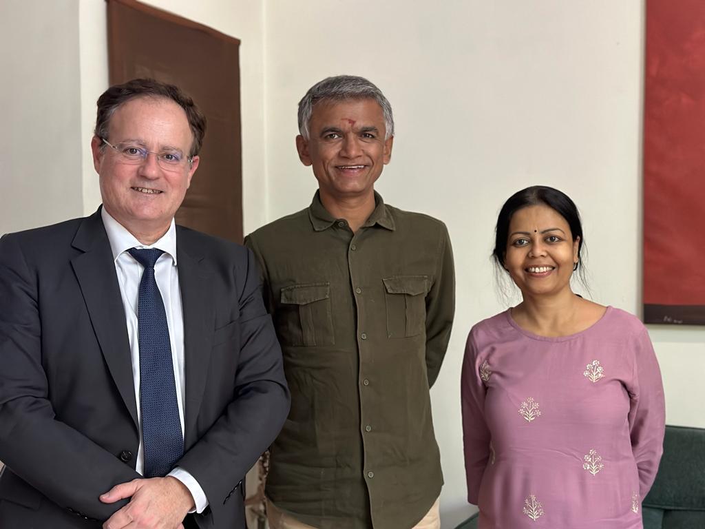 'Met French Embassy officials over a cup of coffee to discuss politics and Karnataka. It was pleasure meeting Mr. Laurent Triponey, the First Counsellor (Politics), and Mrs. Hemangini Rakshit, the Press and Protocol Officer.'
#meeting  #frenchembassy