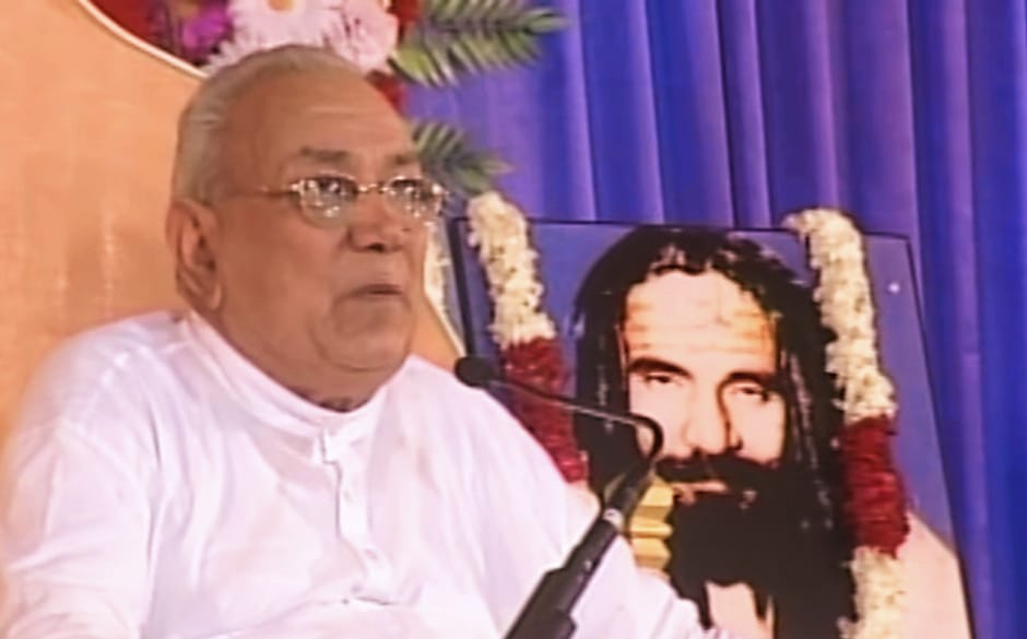 गुरुर्ब्रह्मा गुरुर्विष्णुः गुरुर्देवो महेश्वरः ।
गुरुर्साक्षात् परब्रह्म तस्मै श्री गुरवे नमः।।
 🪷ॐ श्री गंगाईनाथाय नमः 🪷🙏🙏🙏
🪷ॐ श्री सद्गुरुदेवाय नमः🪷🙏🙏🙏