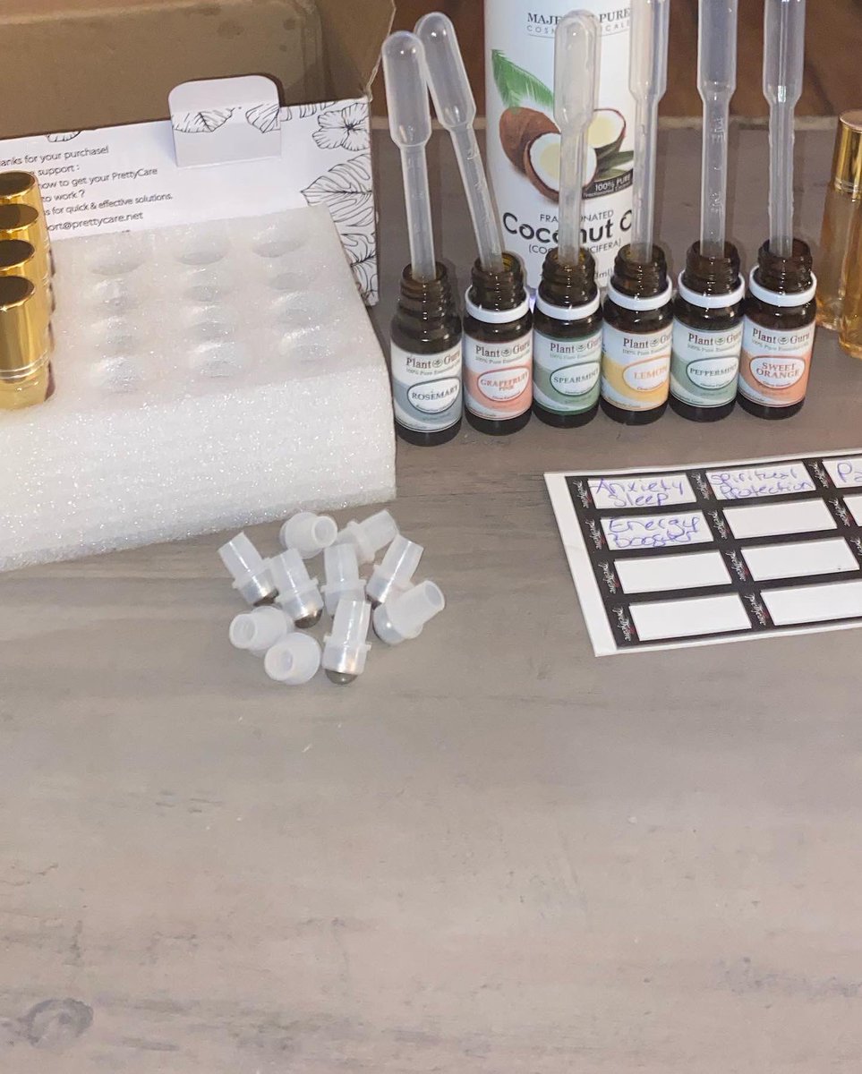 SpiritualArray's tweet photo. Get your #EssentialOilRollerBlends from #SpiritualArray117 have 20 bottles left, #AnxietyRelief #EnergyBooster #PainRelief #SpiritualProtection and others, or I can make one specifically for your needs. Comment or message me #IntuitiveEmpath 🔮 #AngelCommunicator 👼 https://t.co/CHaqQIEAQd