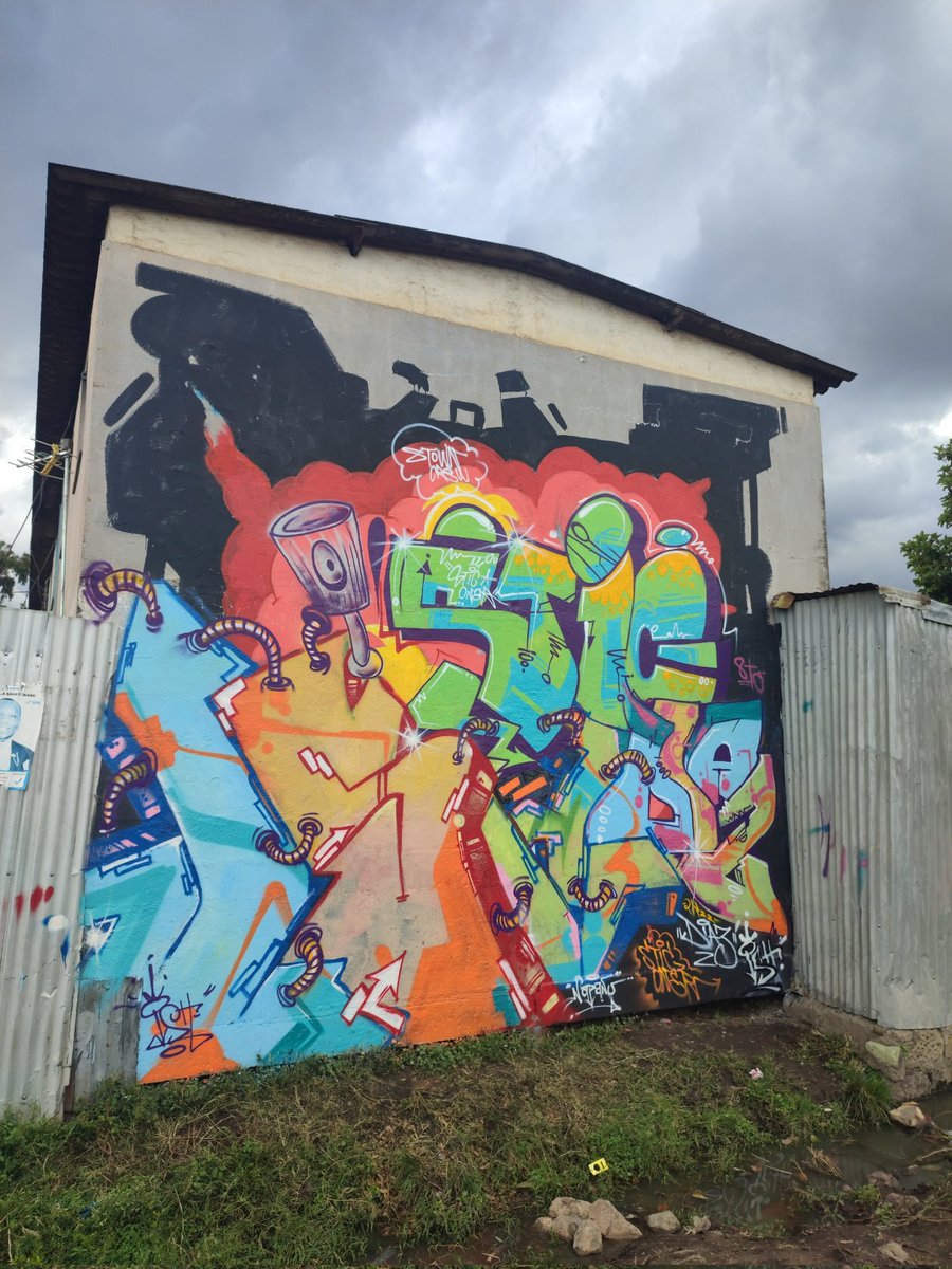Stic1er's tweet photo. Mash Out Pose with the Graff gang/homies...WBG...Good Times and badass stylers...
#graff #graffiti #Gang #crew #wbg #stic1 #daddo #ishartlives #Diaz #Marish https://t.co/zATBN3zphA