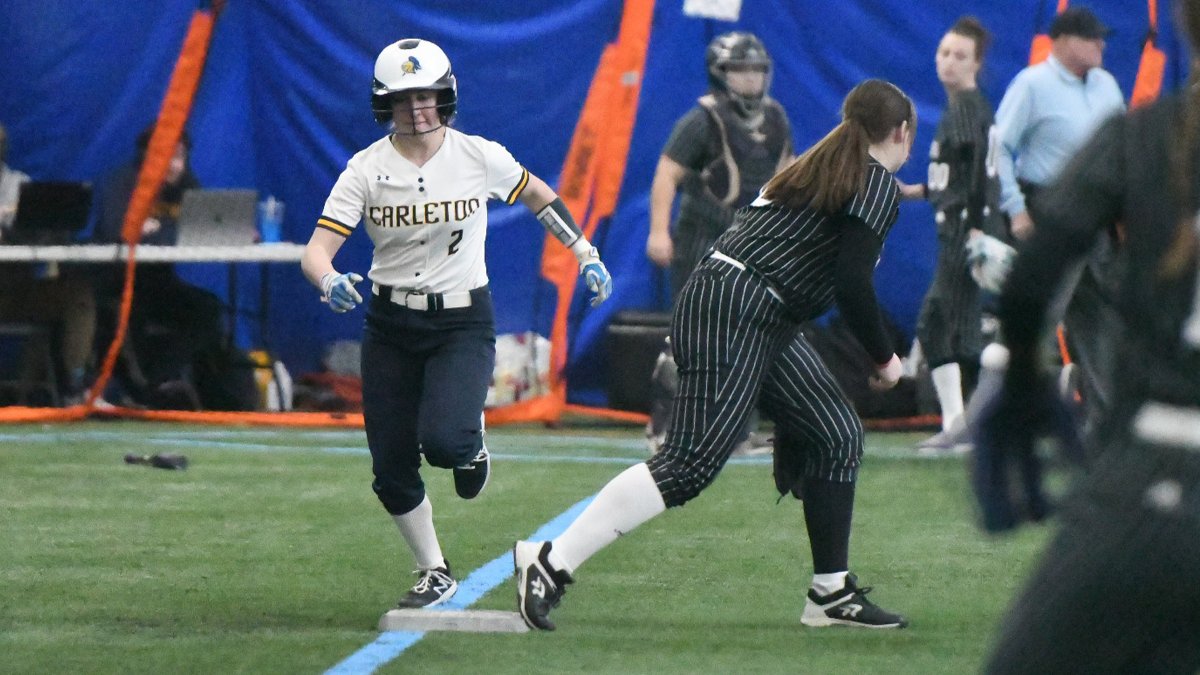 Helen Moses had 4 hits on the day, raising her average to .375, but @carletonsoftba1 came up short in games against Luther College, 7-6, and Bates College, 9-5, on Monday. Recap: ow.ly/iiTC50NnxTS #d3sb