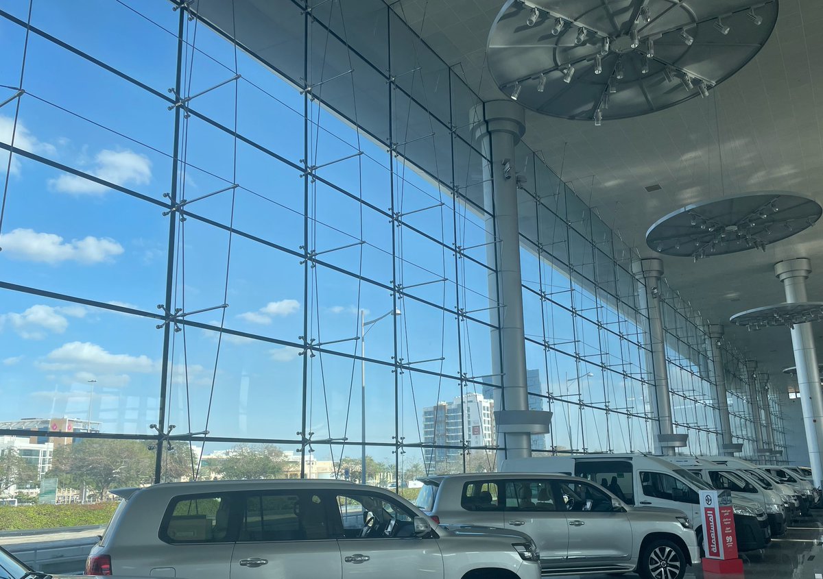 KaphsSA's tweet photo. The design intent was to create a sophisticated innovative design and environment to align with the Toyota brand, whilst also meeting the specific functional needs of Al Futtaim Motors. KAPHS-LISUS provided the complete engineering and supply of the facade system. https://t.co/CRKyErubyx