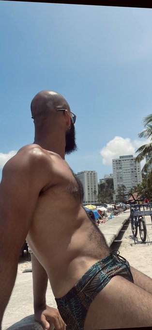 RT -  Bald!  My fetish!
RT -  Calvos! Mi Fetiche!
https://t.co/Y3TgRiy7Qd… #gay #lgbt #gym #gaymuscle