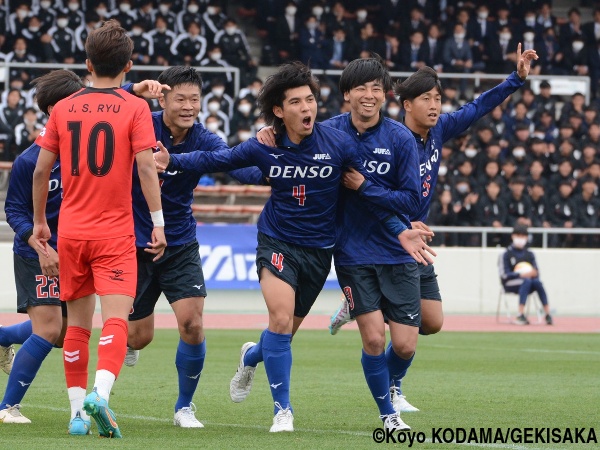 gekisaka's tweet photo. 阪南大DF高木践Vヘッドでホーム不敗継続!全日本大学選抜が全韓国大学選抜を下す
https://t.co/uGsv9KJPcL
#ゲキサカ #大学サッカー https://t.co/EQINUSDs5M