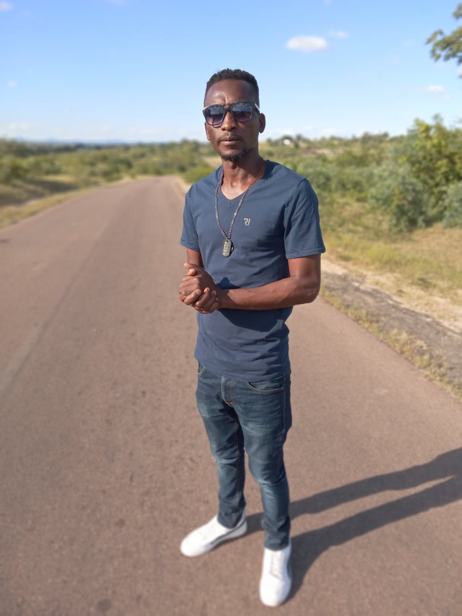 M_Mothombene's tweet photo. Since it's Tuesday, I choose myself.  Good morning everybody, have a blessed week ahead https://t.co/irW17H1BWN