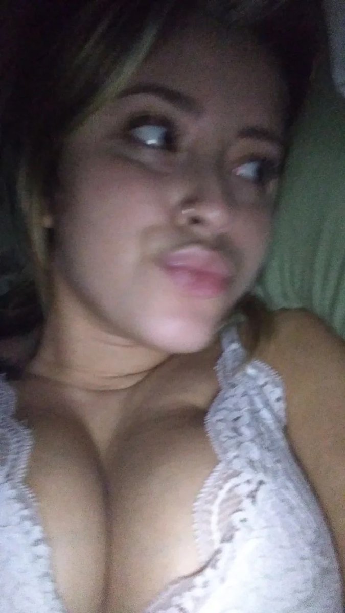 mariivikk's tweet photo. Buenas noches, muchos me gusta y rt para subir fotito sin nada🥵 https://t.co/2QqdzM8d5x