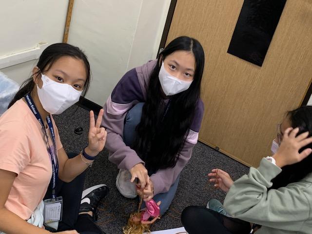 TASNewsFeed's tweet image. BARBIE BUNGEE: #TASMiddleSchool math students put their heads together to ensure Barbie stayed safe in a classic data application activity. They determined how to get Barbie as close as possible to the ground without touching it.
#TaipeiAmericanSchool #BarbieBungee