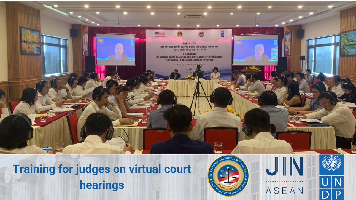 UNDPJINASEAN's tweet image. Promoting court digitalization in 🇻🇳 w/ Supreme People's Court, @UNDPVietNam, #JINASEAN &amp;amp; @StateINL 

👨‍⚖️👩‍⚖️Judges meet in Da Nang to learn how digital technology assists courts in building a transparent, integrity-driven court system

Our work in #Vietnam🔗bit.ly/3TxEJ0R