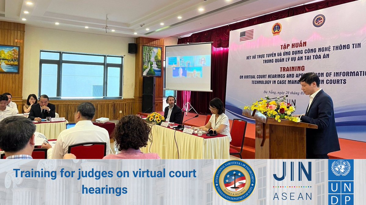 UNDPJINASEAN's tweet image. Promoting court digitalization in 🇻🇳 w/ Supreme People's Court, @UNDPVietNam, #JINASEAN &amp;amp; @StateINL 

👨‍⚖️👩‍⚖️Judges meet in Da Nang to learn how digital technology assists courts in building a transparent, integrity-driven court system

Our work in #Vietnam🔗bit.ly/3TxEJ0R