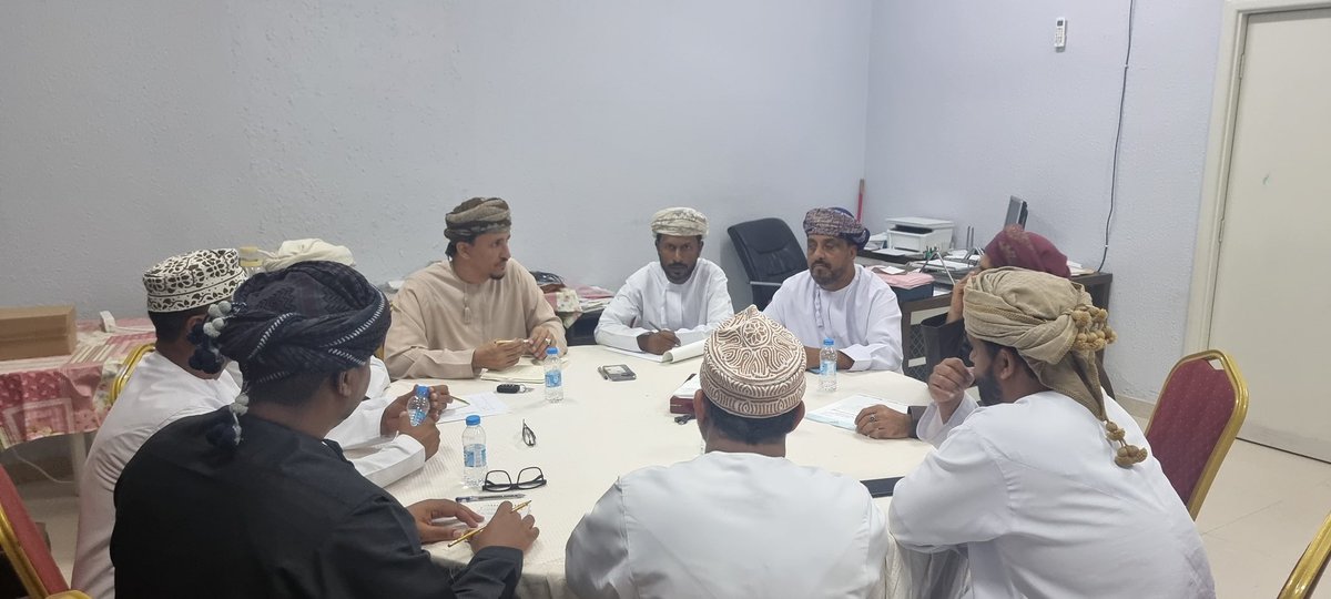 AlwhdaClub's tweet photo. إجتمع مساء الأمس أعضاء مجلس الإدارة برئاسة الفاضل / سلطان بن علي الكاسبي ، تم من خلال الإجتماع بحث عددا من الموضوعات و الملفات الهامة و ذلك لرفع وتيرة العمل للمرحلة القادمة أبرزها : إقامة حفل تكريم للفريق الأول مع الجهاز الإداري و الفني للفريق ، وضع خطط واضحة للموسم الكروي القادم https://t.co/nrC7uR5XRK