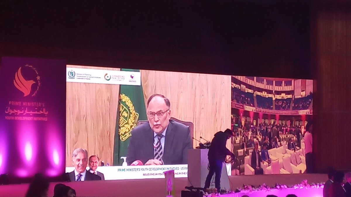 YpdcFjwu's tweet photo. Representing over 60% of the population, youth is the key to Pakistan’s prosperous future. And the government’s commitment to investing in youth is indisputable. #YPDC
#Ba_IkhtiyarNaujawan
#PM4Youth https://t.co/OfNNc8gSR7
