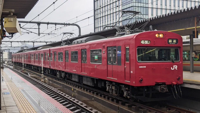 4M0Tで前パンとか私鉄の電車かよ…… 