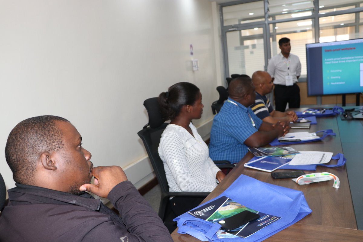 RCMRD_'s tweet image. Exciting discussions on Day 1 of #RCMRD&apos;s Geospatial Training on service, repair, and calibration of surveying instruments!  Looking forward to the next 4 days of learning, sharing, and building capacity!&quot; #GeospatialSolutions #BuildingCapacity