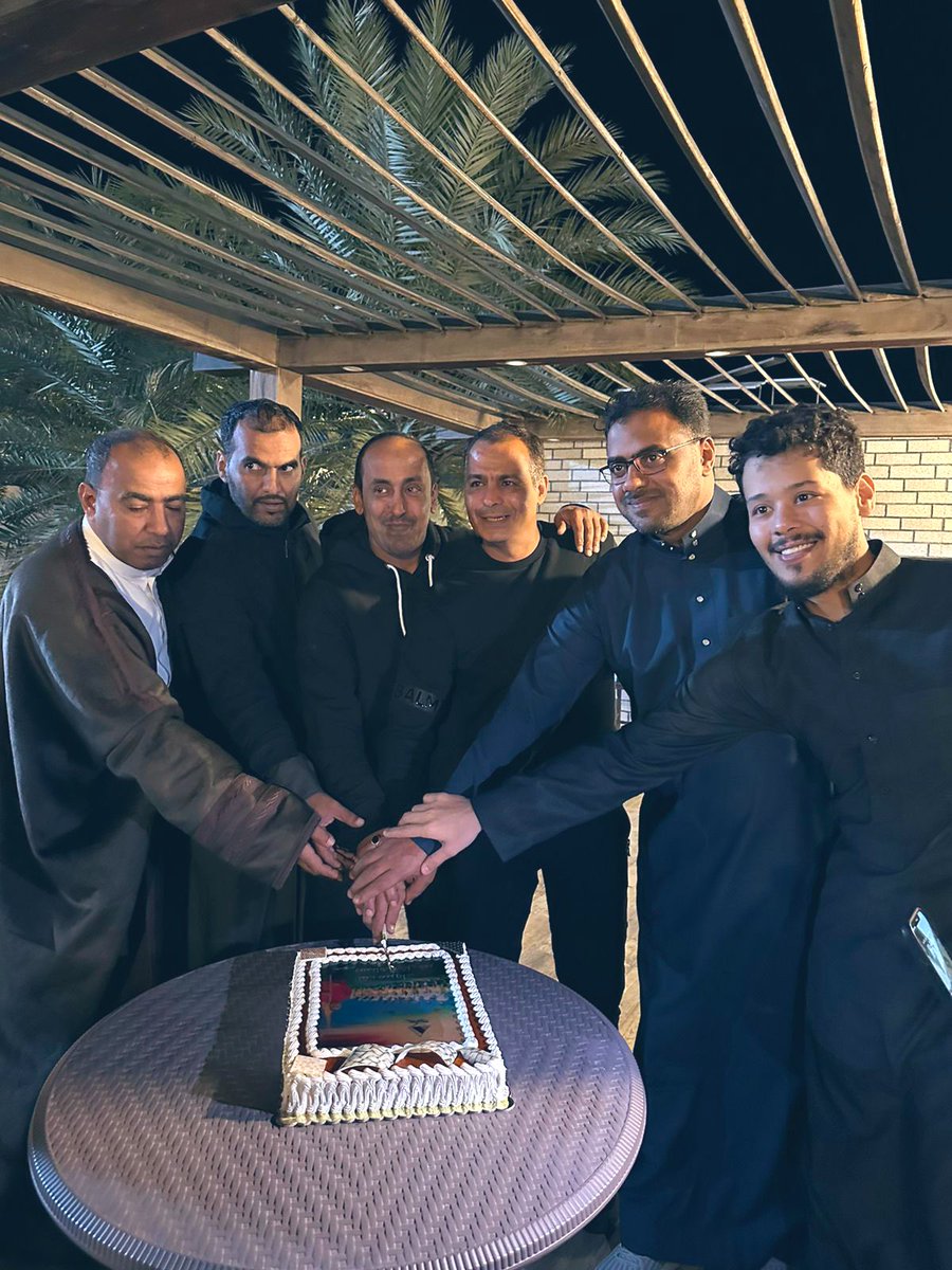 n10ayf's tweet photo. ما أجمل اللقاء ، عندما يتسم بالوفاء 
ويزداد جمالًا في جمعه الأصحاب والاصدقاء 

تستاهل كل خير بابو عبدالله @Aboasaal 
موفق دائما باذن الله والى مزيد من النجاحات https://t.co/8CcywCJllC