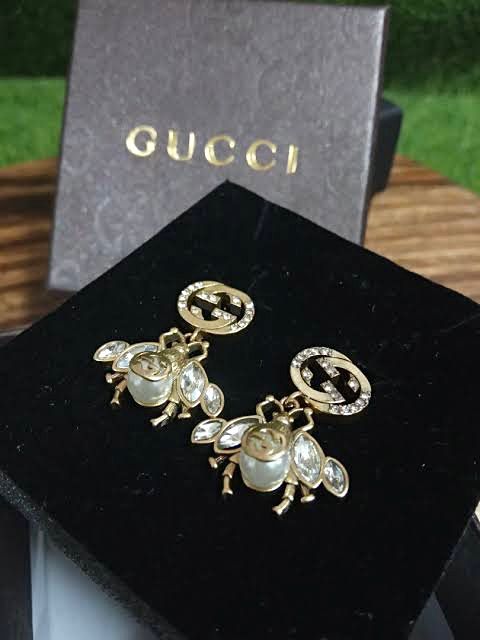 _GUCCI_ Or Rather  _CHROME_ HEART 🤔. Noticed Both Earrings  Flies 🪰 😱 | Gucci Earing: N25,000. Chrome Heart: N20,000.

#Gavi #Muslimmuslim #TsatsiiMadiba𓃵 #Yvonne𓃵 #Africaforkhosi #Happybirthdayyemicregz #fashionearrings