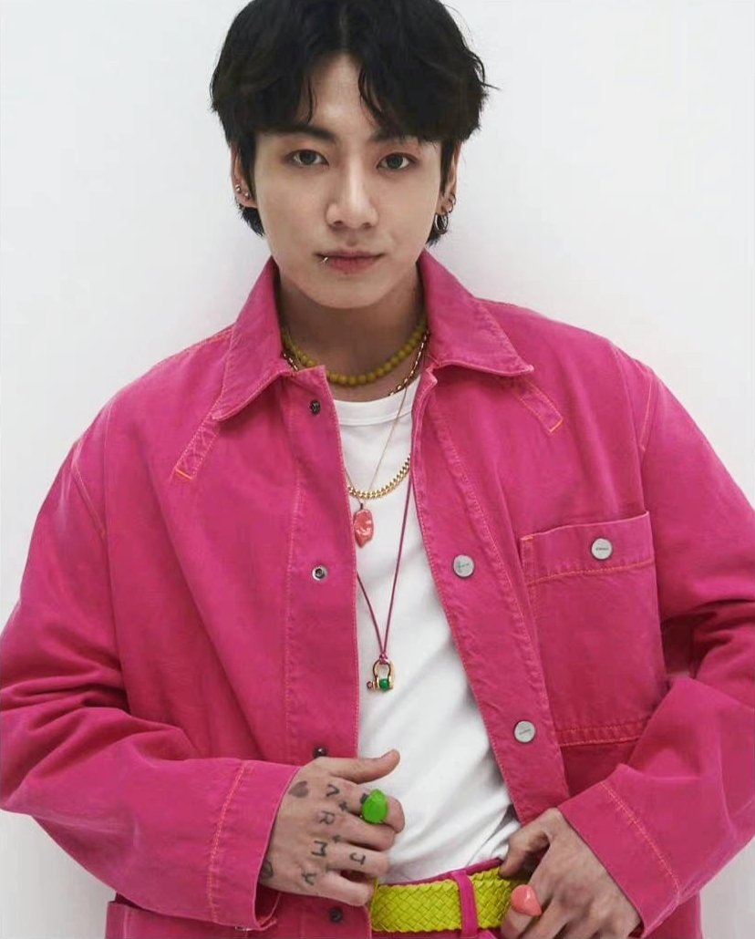 viggle_k's tweet photo. I vote #LeftandRight for #BestMusicVideo at the #iHeartAwards

My vote is for #LeftandRight as the #BestMusicVideo at the #iHeartAwards 2023 https://t.co/2RgE9NqkuH
