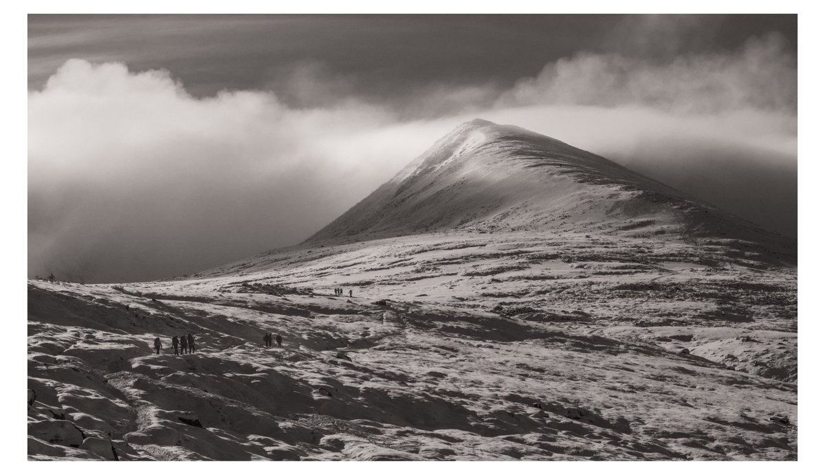 MehceePhotos's tweet photo. Even the walk in to Fiacaill Coire an t-Sneachda was entertaining. What a day to be out in the hills 😍 

#Scotland #winter #Cairngorms https://t.co/Lr7OIMiawo