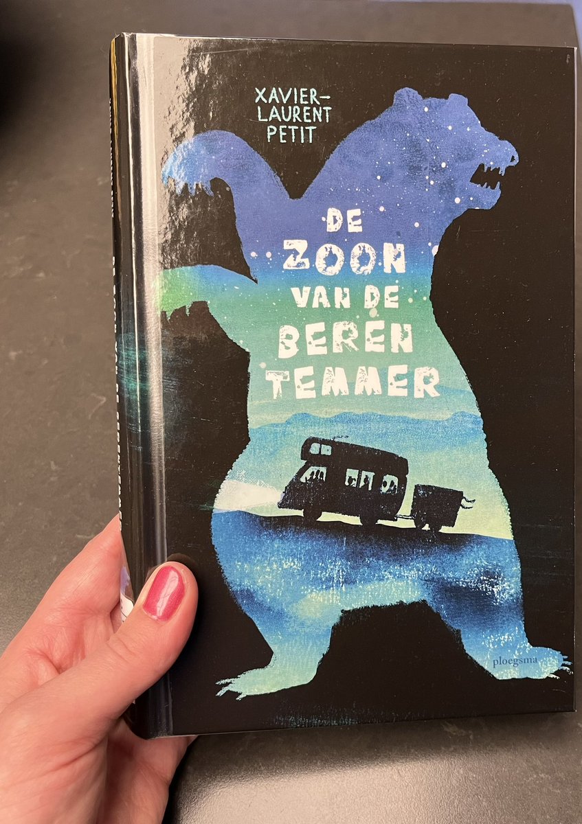 Ik kon gisteravond pas gaan slapen toen ik dit indrukwekkende boek uit had. 
Zo krachtig en levendig geschreven. Zo verdrietig, maar ook mooi. 
Aanrader vanaf een jaar of 11. 
❤️📚

<a href="/uitgPloegsma/">Uitgeverij Ploegsma</a> <a href="/BiebEemland/">Bibliotheek Eemland</a> 

#jeugdliteratuur #leesplezier