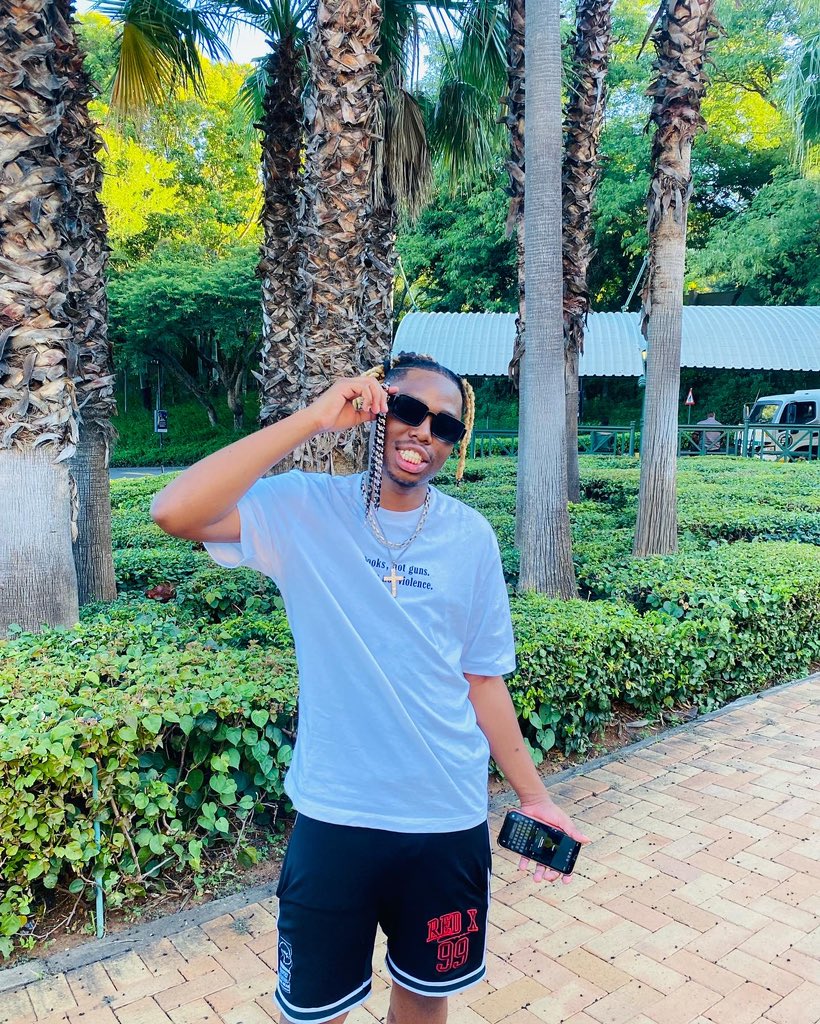 JayHood_SA's tweet image. USED TO GET VACATED, NOW WE ABLE TO GO ON A VACATION 🌊

#PermanentProblem