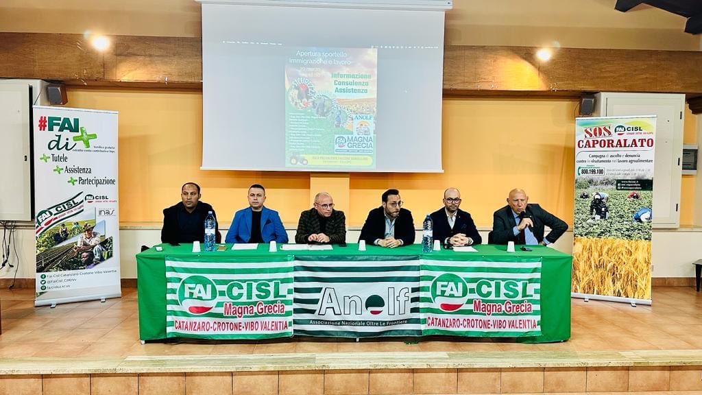AnolfCalabria's tweet photo. Il presidente del’Anolf Calabria è intervenuto questo pomeriggio a Cutro (KR) in occasione dell’iniziativa organizzata da Fai Cisl Catanzaro-Crotone-Vibo Valentia e Anolf Crotone per l’apertura dello sportello Fai-Anolf. Crediamo nell’importanza di questi sportelli Fai-Anolf.” https://t.co/PYIl4p6hjz