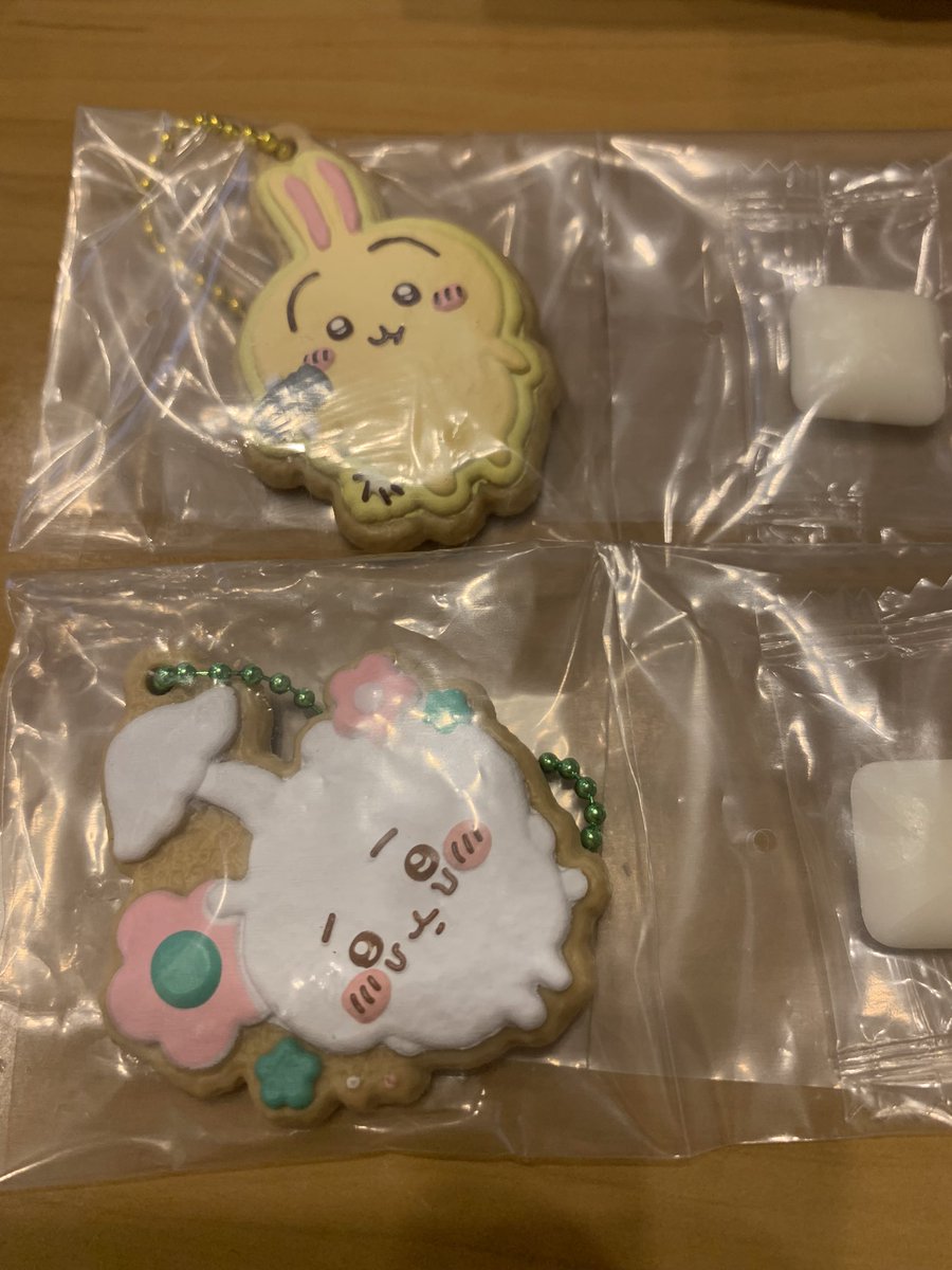 11xx221's tweet photo. 【交換】ちいかわ クッキーチャームコット2 

譲  うさぎ  ちいかわ（お花）
求  画像ハートの物

郵送交換希望
2:2の交換のみでお願いします。 https://t.co/V0h787UT55