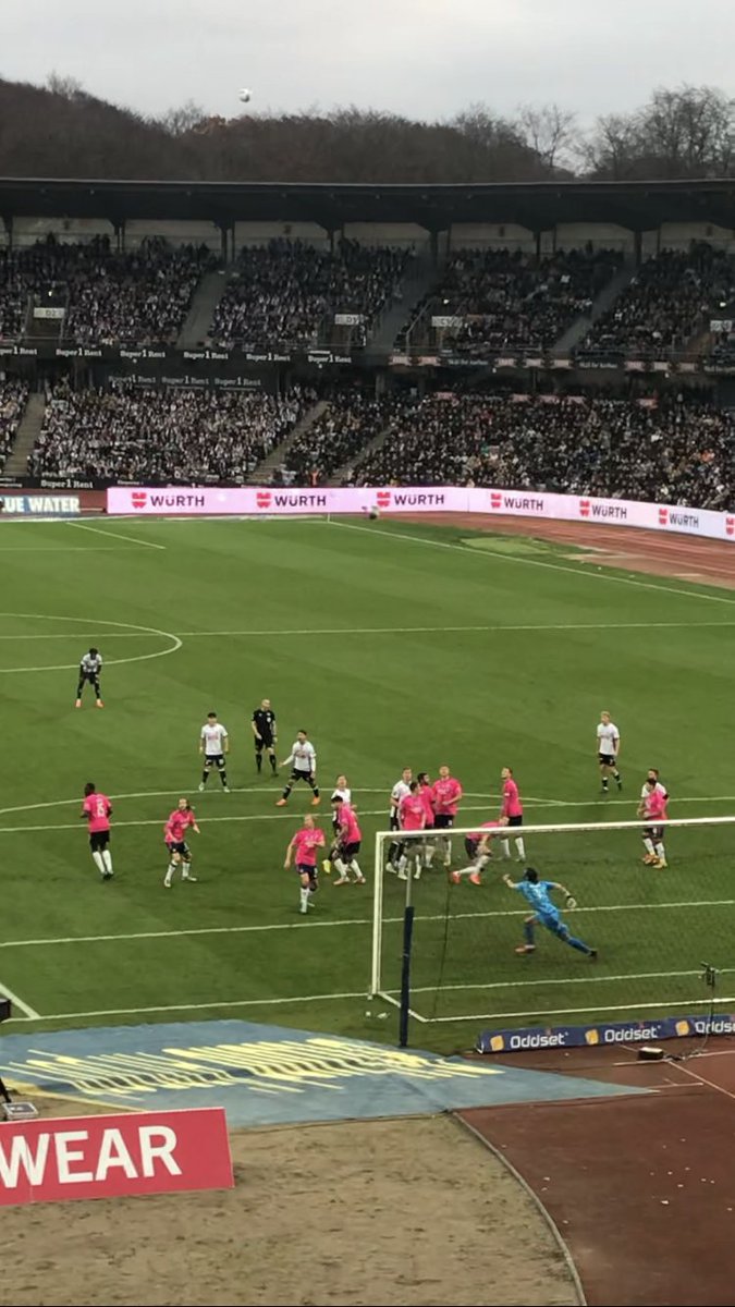 LydenAGF's tweet image. 🚨NYT AFSNIT UDE!🎙

🔵Breaking: TK ude resten af sæsonen🚑
⚪️Kan GF vinde sølv?🥈
🔵Hansen tangere ENDELIG rekord🎉
⚪️Interviews med Uwe, Mortensen og Hansen 🎤
🔵13 point ud af 15🔥
🔵Quiz🎯

Lyt med på din podcastapp eller via: Linktr.ee/lydenagf #ultratwitteragf #sldk