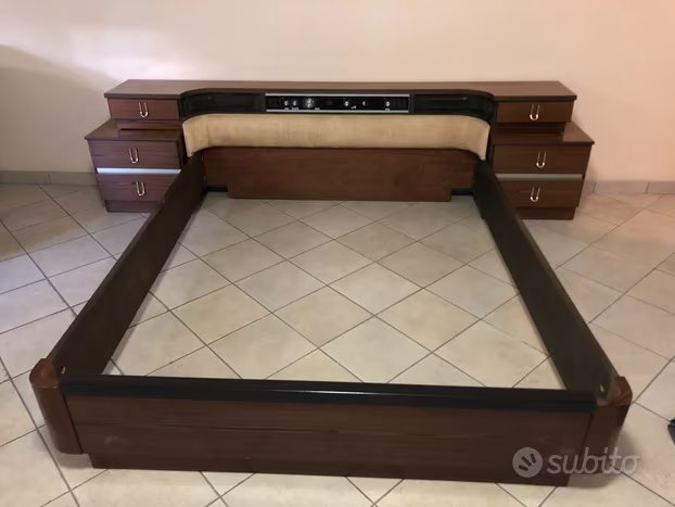 Ce l’hai mai avuto il letto con la radio? (No no no, io no, io mai😂🤦‍♂️)