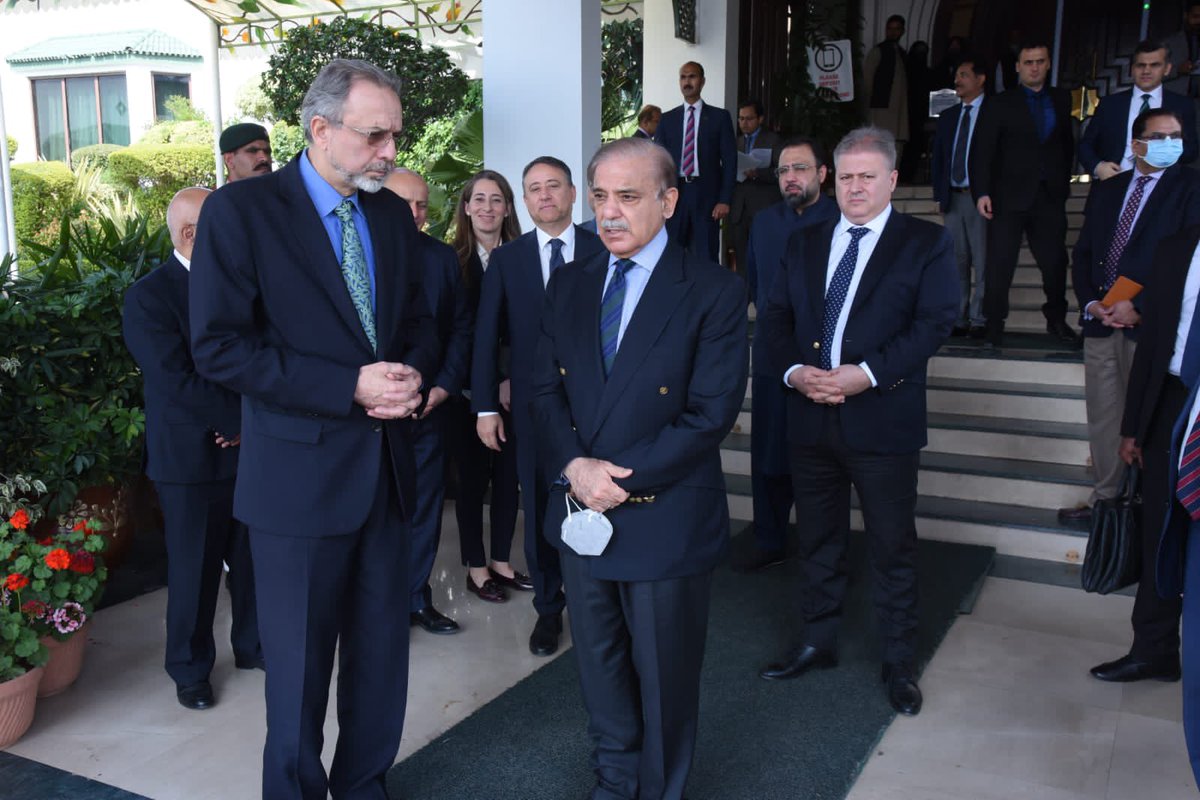 TC_IslamabadBE's tweet photo. H.E. Ambassador Dr. Mehmet Paçacı attended the inauguration ceremony of Arçelik-Dawlance's Innovation and R&amp;D Center at NUST University.

Arçelik-Dawlance company officials were later received by H.E. Prime Minister 🇵🇰 Shehbaz Sharif. https://t.co/J1Pk8JwLVE