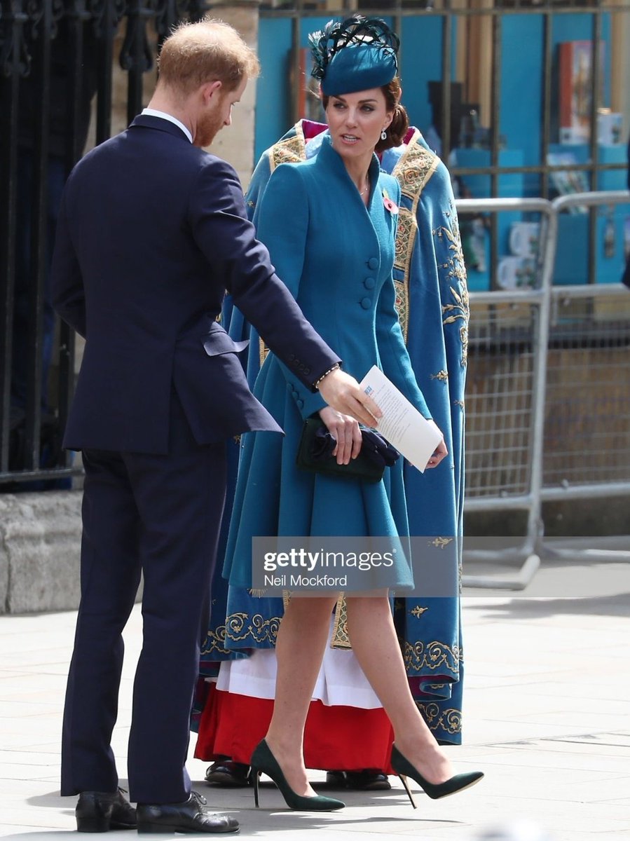 MoririBy's tweet photo. That island tolerates, pedophilia, adulterous become 👑 &amp; 👑, steal money out of the mouths of babes.
Drives honest women to suicide.
Still they want the adoration from the 🌐.
#AbolishThatFarce
#NotMyKing
#BulliamIsARacist
#PrinceOfPegging
#KKKhate https://t.co/g2pLVKukAX