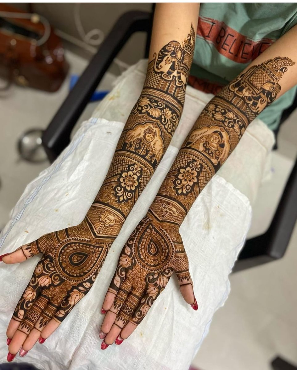 AmitMehandiArt1's tweet photo. #Bridal #Henna #Mehndi #Services
#BridalSangeet #MehndiServices
#KarwaChauthMehndi #Designing #Services
#MehndiDesigning #DulhanMehndi
#TemporaryMehendi #GlitterMehndi
#Colorful #MehandiDesign #ArabicMehndi
#FullHand #Mehandi #Design #WeddingMehndi https://t.co/BFQrmshchY