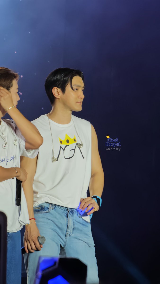 Sending ...  💙

#SS9inHCM #siwon #donghae