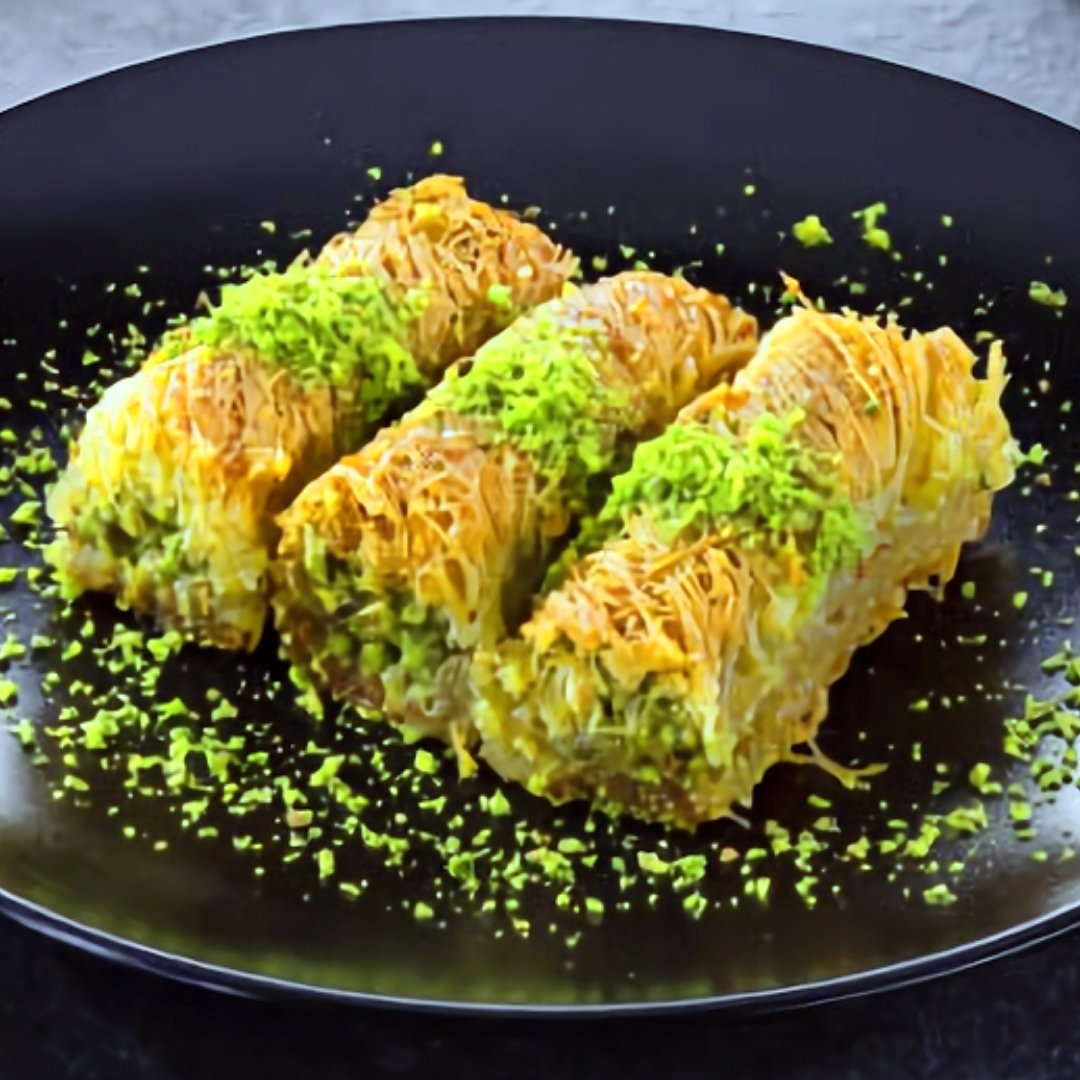Baklava is a delicious, sweet pastry that is popular in Turkish cuisine. This dish version features pistachios, giving it a unique and excellent flavor. >> bestbakingtips.com/turkish-pistac…

#bakersoftwitter #bestbakingtips #bakingrecipes #baklava #pistachiorecipes
