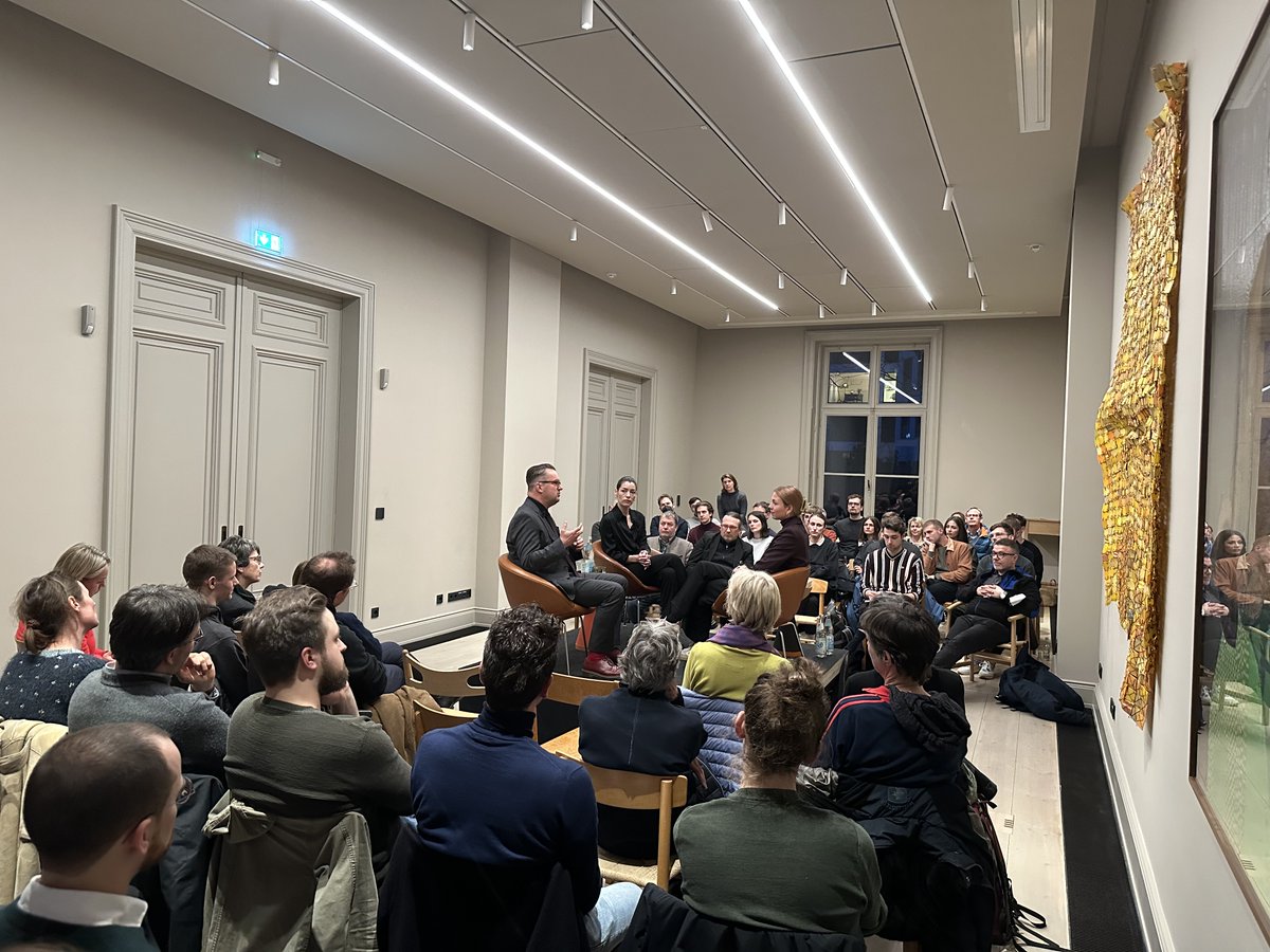 Sehr schön war das Gespräch mit <a href="/onachtwey/">Oliver Nachtwey</a> &amp; <a href="/BerendsMarilena/">marilena berends (she/her)</a>. Danke allen fürs Kommen und Mitdiskutieren!